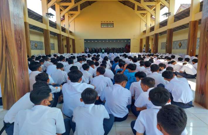 Kegiatan Halal Bihalal SMP Negeri 1 Patimuan